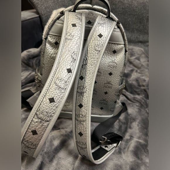 Mcm backpack with studs - Picture 4 of 6